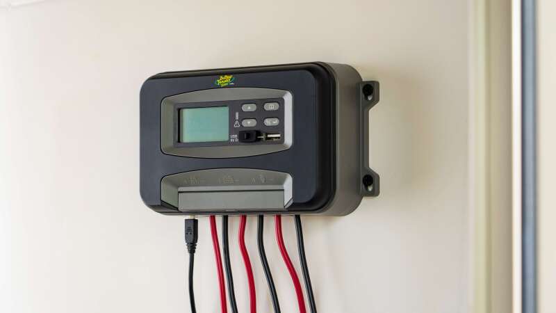 BATTERY TENDER 30AMP PWM Indoor Solar Controller System